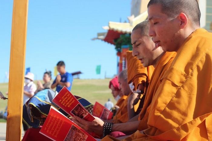 Нэден Чакчод - Поклонение Будде Шакьямуни и 16 Архатам