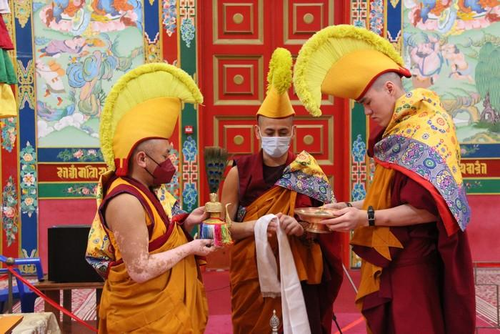 В Центральном хуруле Калмыкии прошло празднование - Бурхн Багш хүвлһән үзүлсн өдр (День явления чудесных сил Будды Шакьямуни)