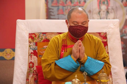 Глава буддистов Калмыкии дарует Учение