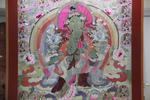 Монахи Центрального хурула провели молебен у тханки Зеленой Тары