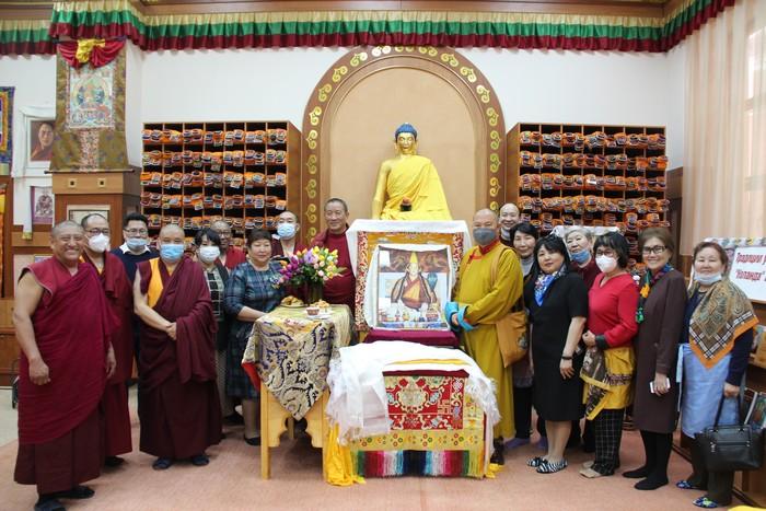 25 апреля в Центральном хуруле Калмыкии прошел молебен в честь дня рождения Панчен-ламы XI