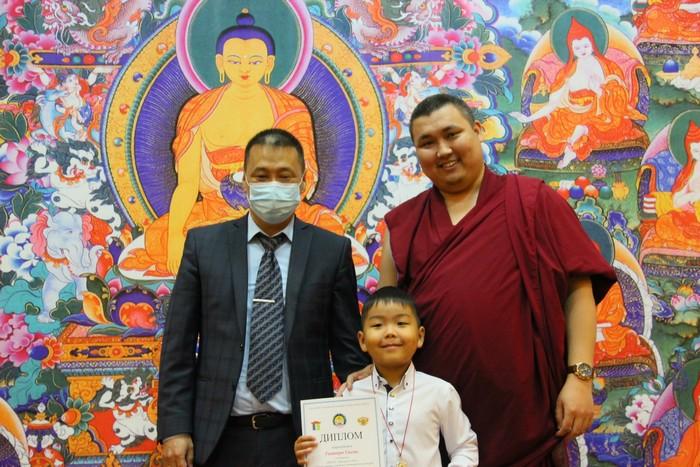 Конкурс «Ээжин келн - эңкр зөөр»