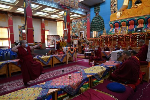 В Центральном хуруле Калмыкии «Золотая обитель Будды Шакьямуни» завершились экзамены студентов монастыря-университета Дрепунг Гоманг