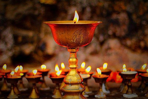 Завтра в Центральном хуруле Калмыкии пройдет поминальный молебен Йөрәл