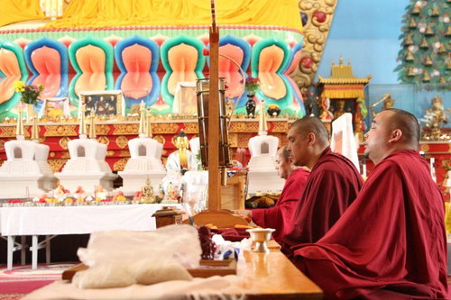 Освящение, закладка и установка ступ