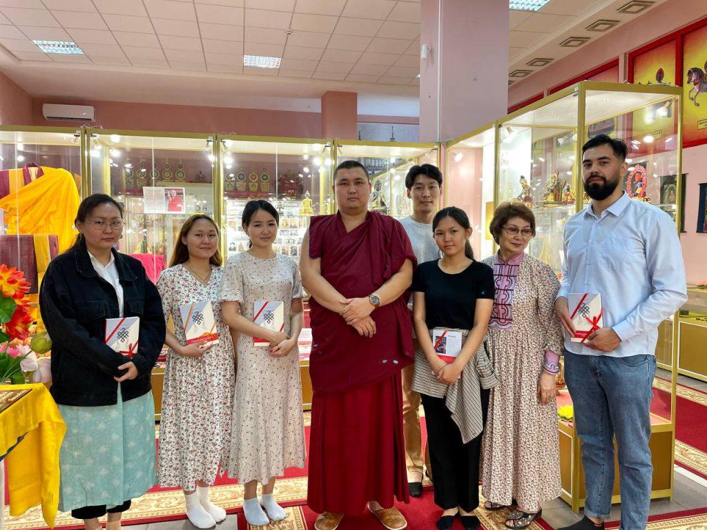 Волонтеры: из первокурсников - в уверенных экскурсоводов