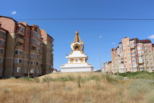 Ступа Просветления в 9-м микрорайоне Элисты отреставрирована