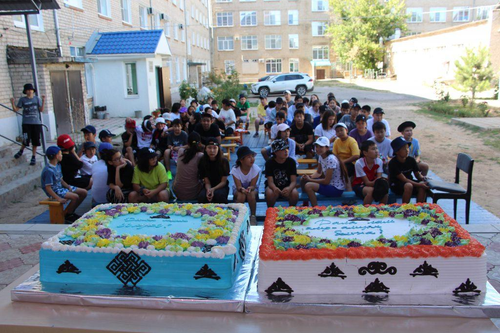 Торты в День рождения Далай-ламы