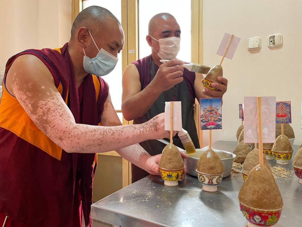 Последние приготовления к тантрическим ритуалам