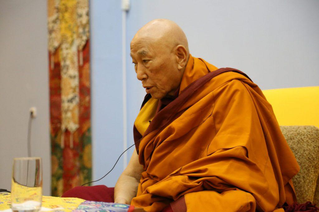 Еше Лодой Ринпоче даровал комментарий на практику принятия Прибежища и зарождения бодхичитты