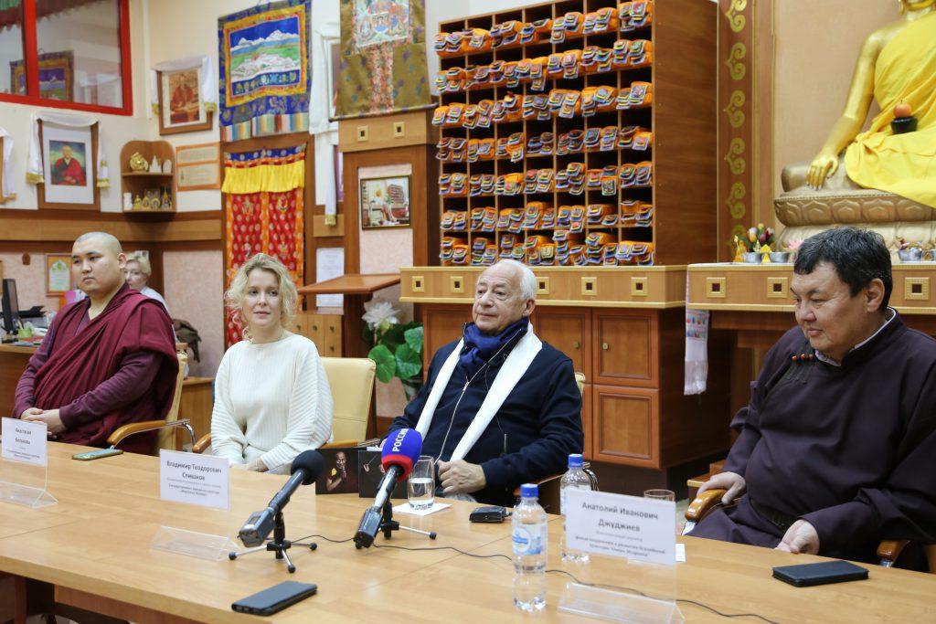 В Центральном хуруле прошла пресс-конференция главного виртуоза страны, музыканта Владимира Спивакова