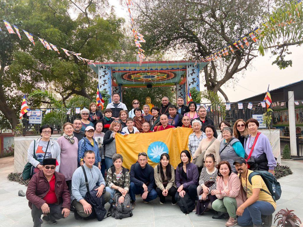 Паломники из Калмыкии вернулись домой после учения Далай-ламы в Индии