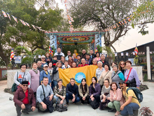 Паломники из Калмыкии вернулись домой после учения Далай-ламы в Индии