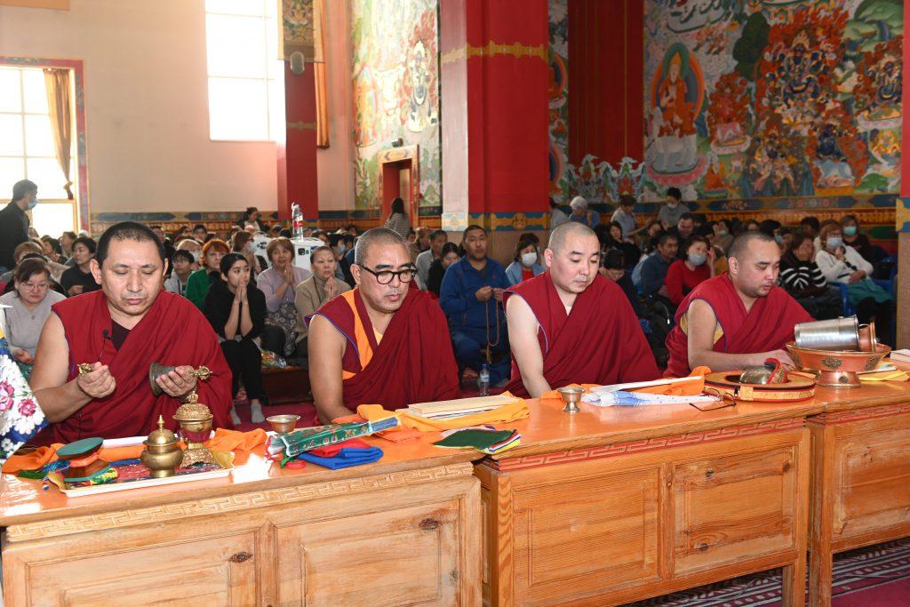 В Центральном хуруле провели ритуал «һурвн хүв»