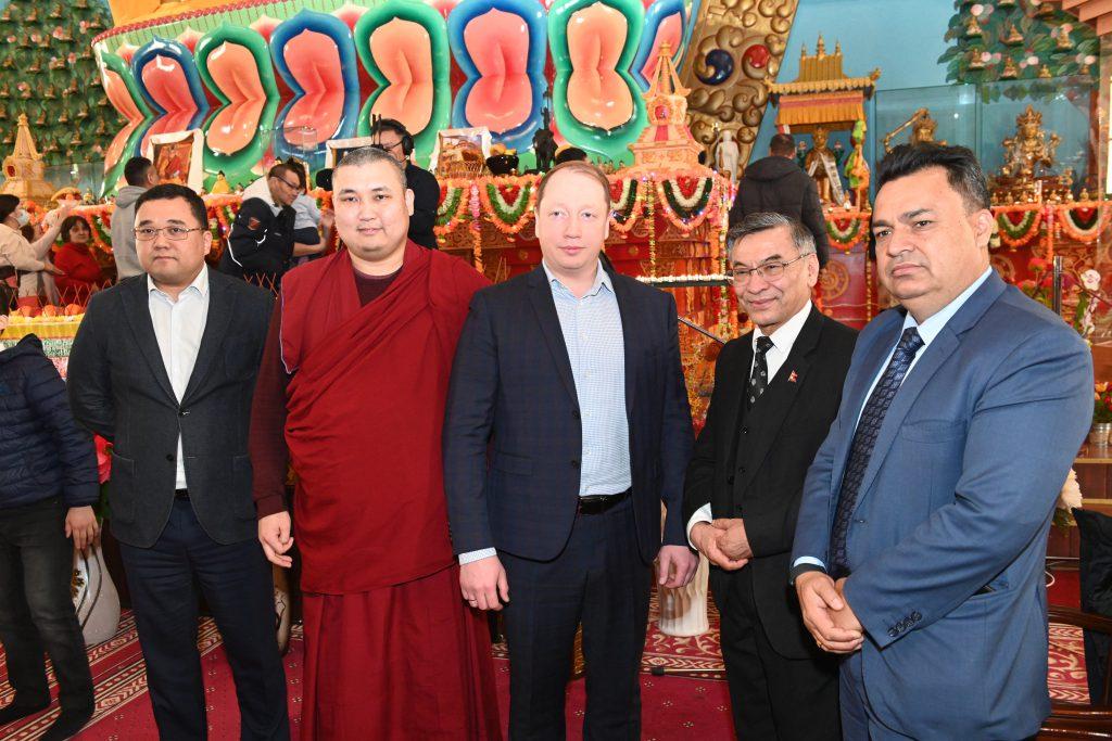 Чрезвычайный и Полномочный Посол Непала в РФ господин Милан Радж Туладхар принял участие в праздничном молебне в Центральном хуруле