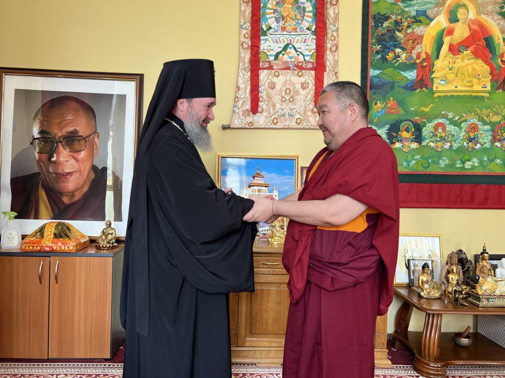 Архиепископ Элистинский и Калмыцкий Юстиниан поздравил Главу калмыцких буддистов с вступлением на должность 