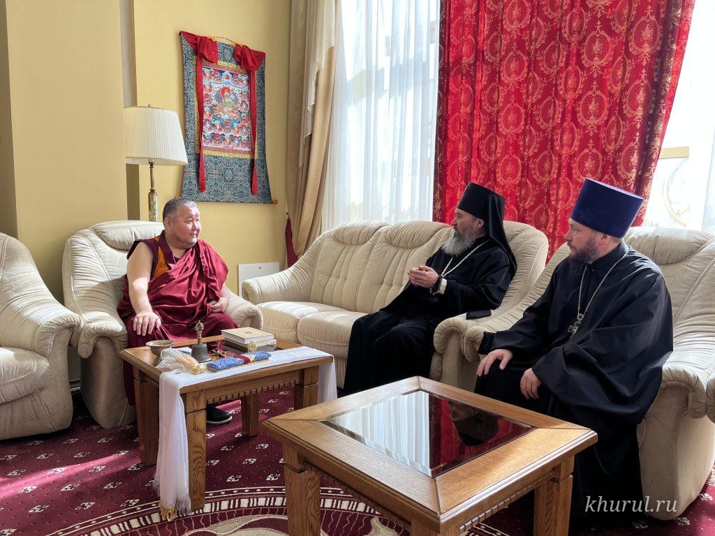 Архиепископ Элистинский и Калмыцкий Юстиниан поздравил Главу калмыцких буддистов с вступлением на должность