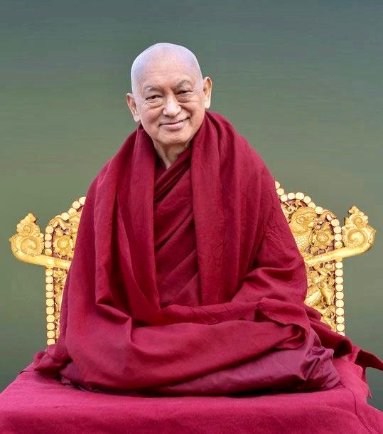Выдающийся буддийский учитель лама Сопа Ринпоче сегодня утром погрузился в посмертную медитацию