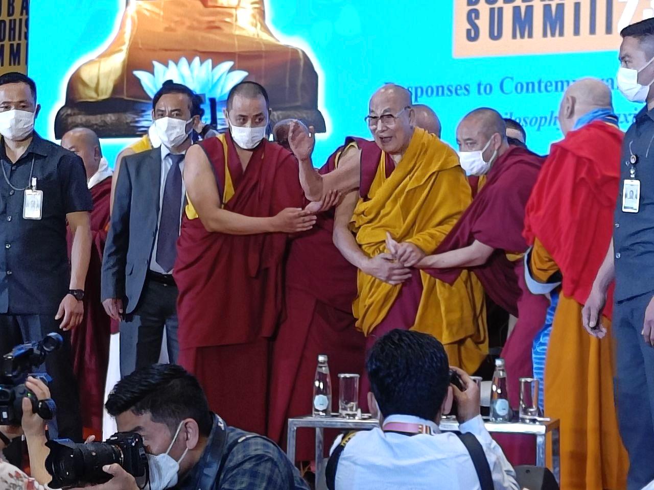 Руководитель администрации Центрального хурула Йонтен-гелюнг принимает участие во Всемирном буддийском саммите