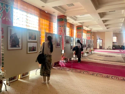 В Центральном хуруле проходит фотовыставка, посвящённая памяти геше-лхарамбы Тензин Дугда