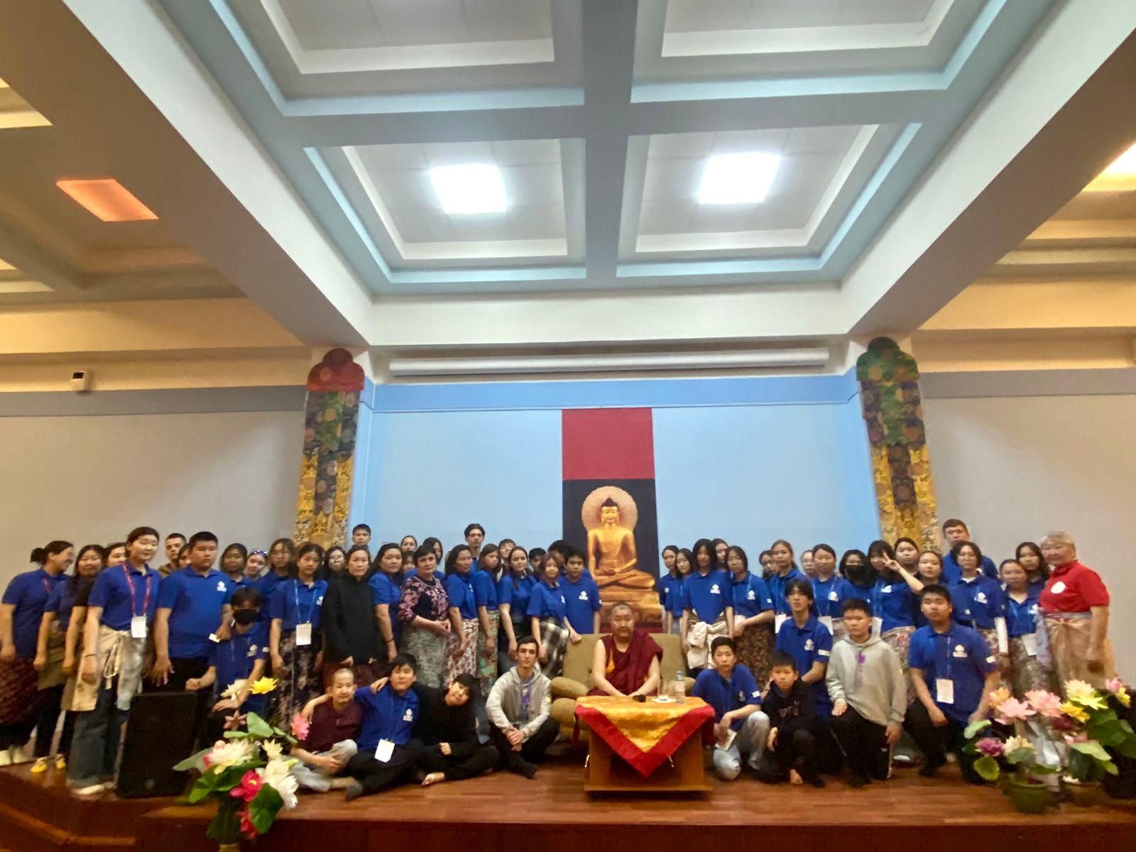 Ребята из молодёжного образовательного форума «Уралан» в гостях у Шаджин ламы Калмыкии