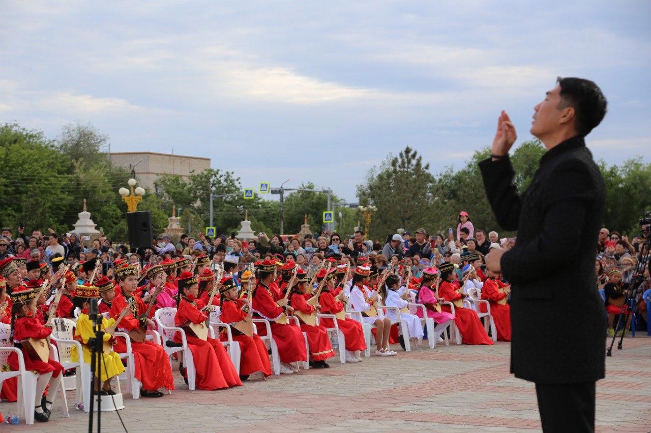 В Элисте состоялось музыкальное подношение Трем Драгоценностям