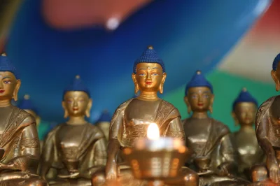 В первый день Үрс сар Шаджин лама Калмыкии дарует обеты от употребления алкоголя, табака и мяса на месяц