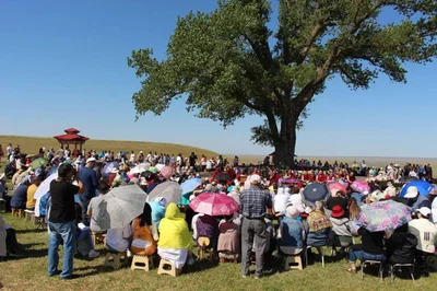 18 июня у "Одинокого тополя" пройдет ежегодный обряд "Һазр тәклһн"