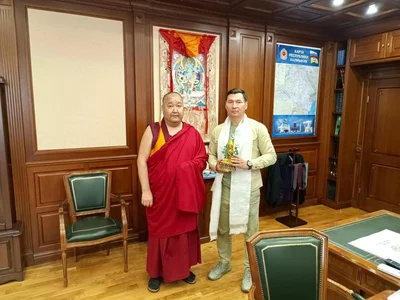 Шаджин лама Калмыкии поздравил Главу региона с днем рождения