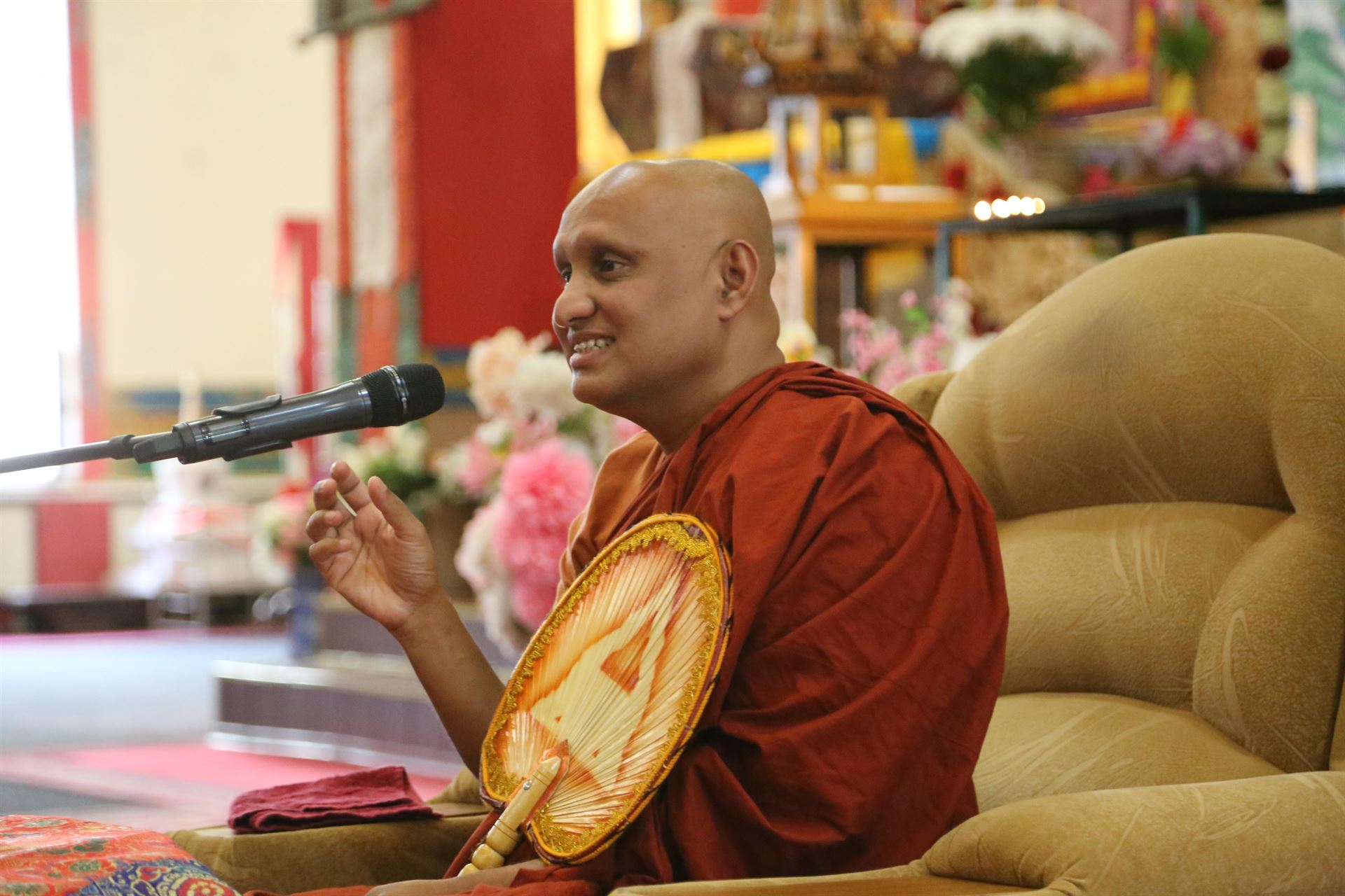 Об основах буддизма, о медитации… В Центральном хуруле начались лекции досточтимого Ньяна Сиха тхеро