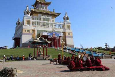 Сегодня в Калмыкии отметили День рождения Его Святейшества Далай-ламы XIV