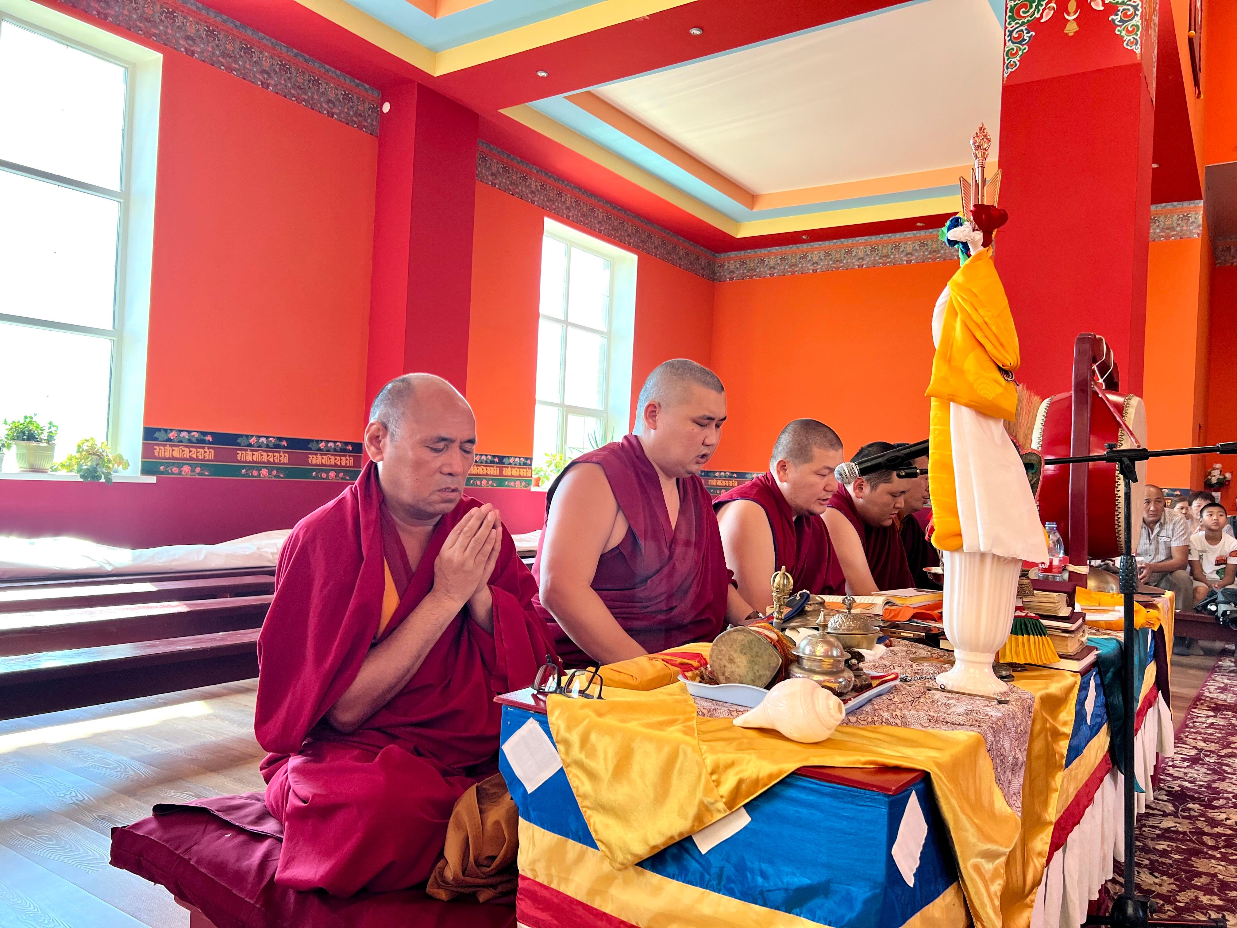 Фестиваль Лотосов в Калмыкии стартовал с выставки буддийских реликвий в Лагани