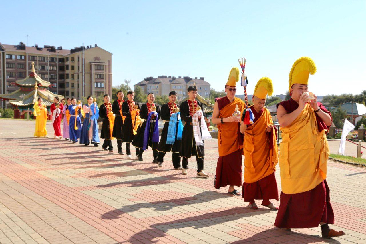 В Калмыкии провели ритуал призывания благополучия и удачи «Янгдруб»