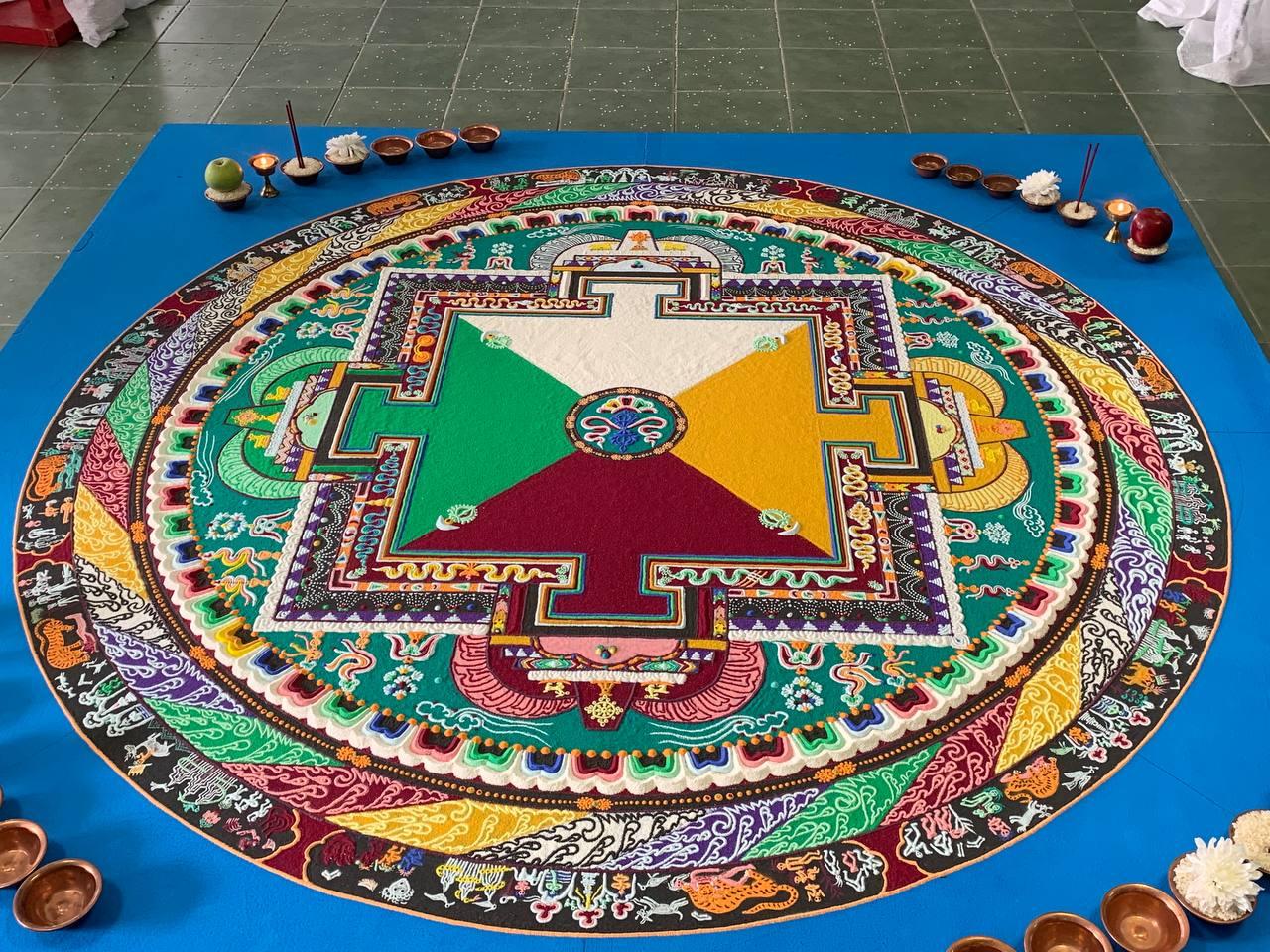 В п. Яшкуль завершили строительство песочной мандалы Ямантаки