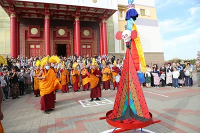 Ритуал устранения препятствий «Торгьяк» провели монахи Центрального хурула