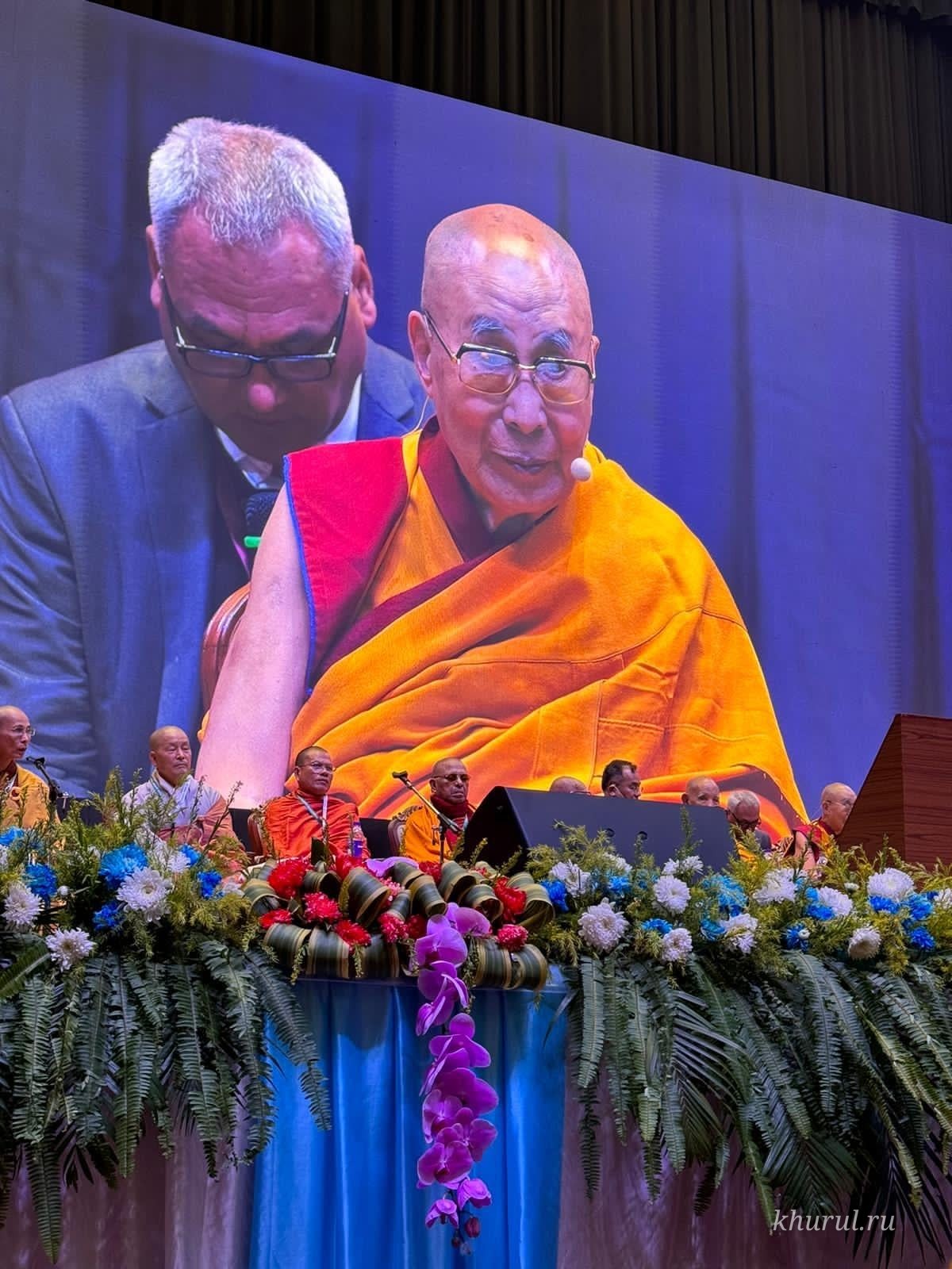 Шаджин лама Калмыкии принимает участие в международном форуме в Бодхгае