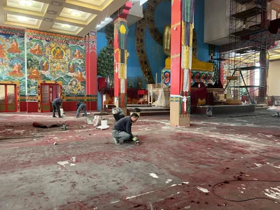 Ремонт в «Золотой обители Будды Шакьямуни» в самом разгаре