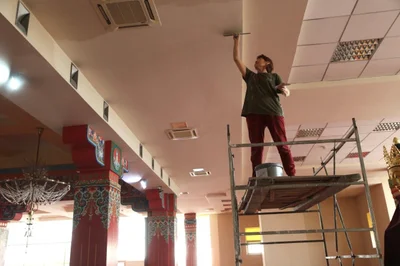 В «Золотой обители Будды Шакьямуни» продолжается ремонт