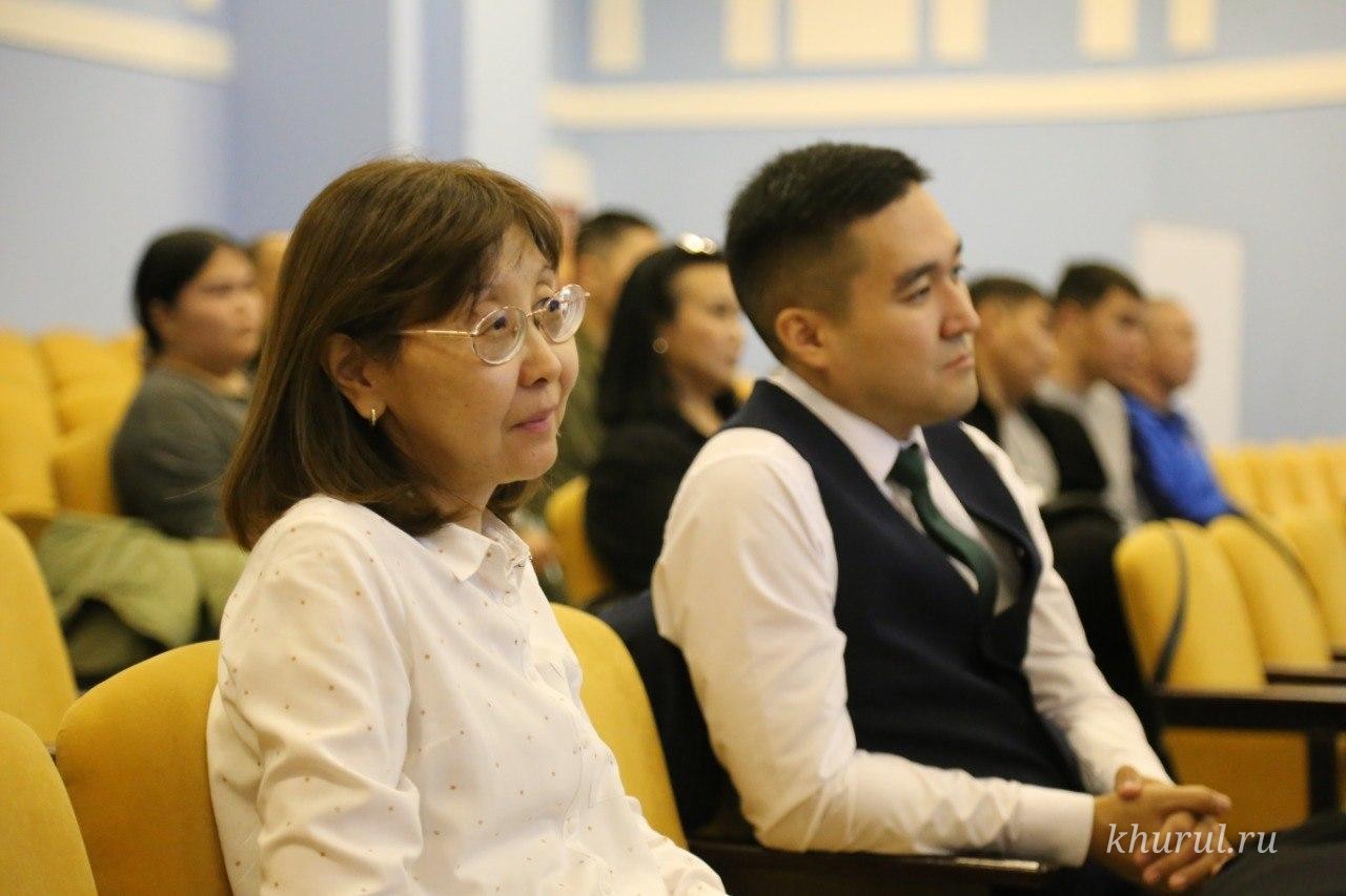 В Центральном хуруле с 11 января продолжатся бесплатные курсы калмыцкого языка