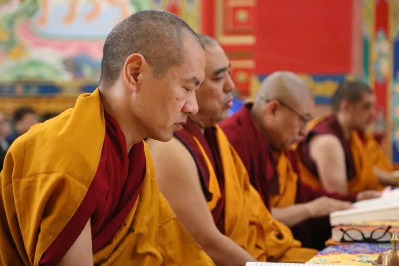 Сегодня в Калмыкии  прошел первый день  молитвенного собрания Ик Йөрәл (Монлам Ченмо)