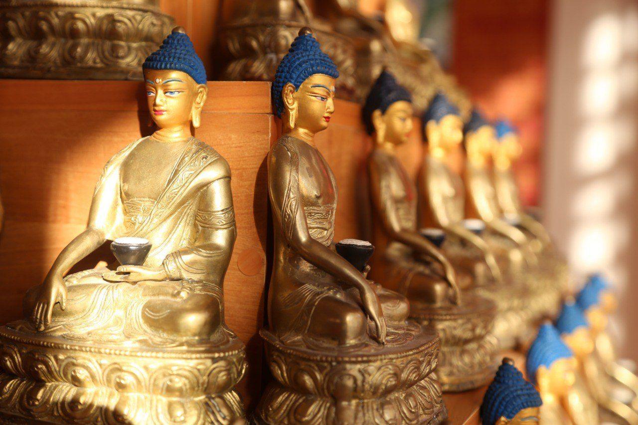 День явления чудесных сил Будды Шакьямуни