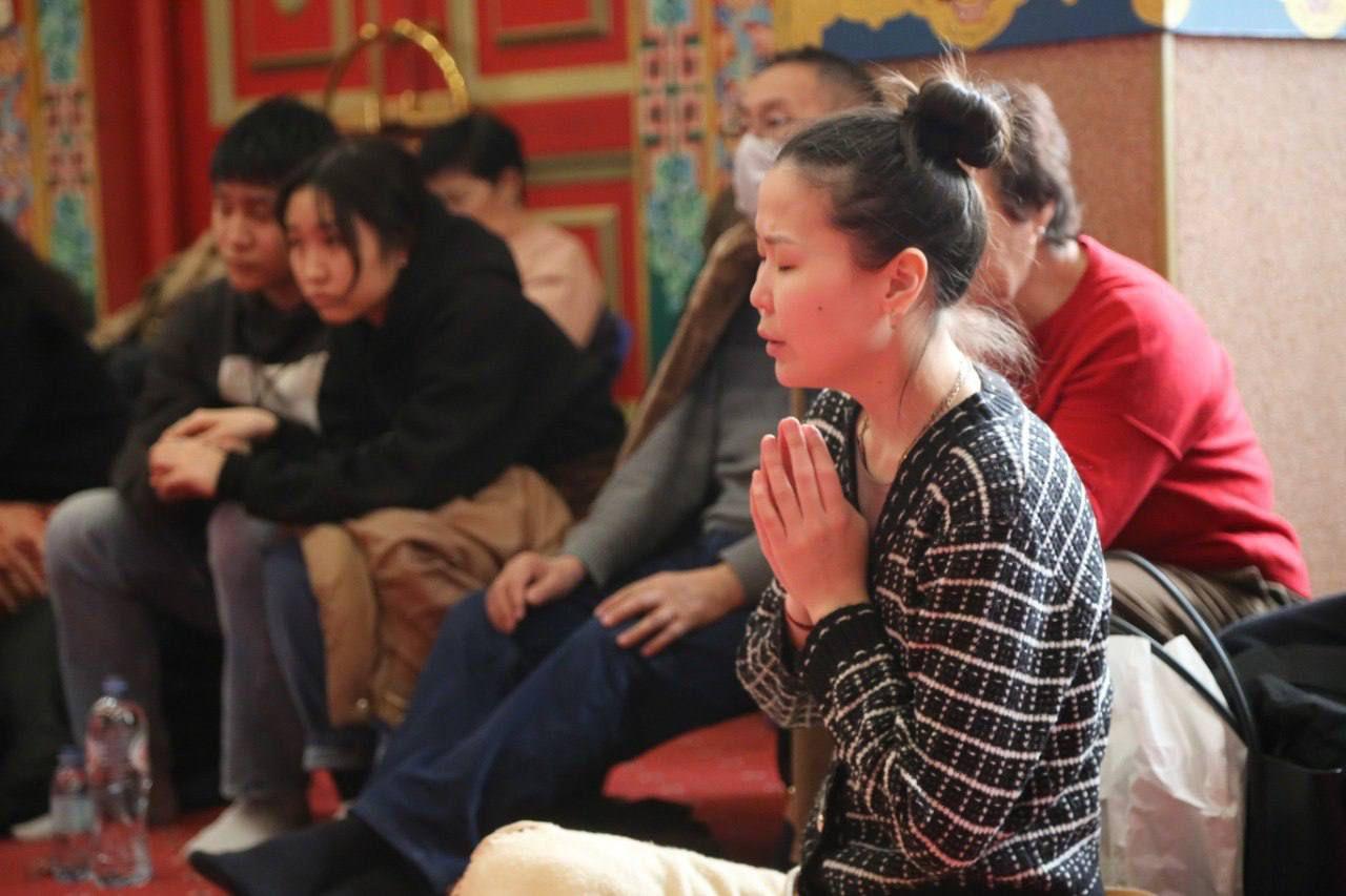 Восхваляя Три Драгоценности. В Калмыкии продолжается Ик Йөрәл