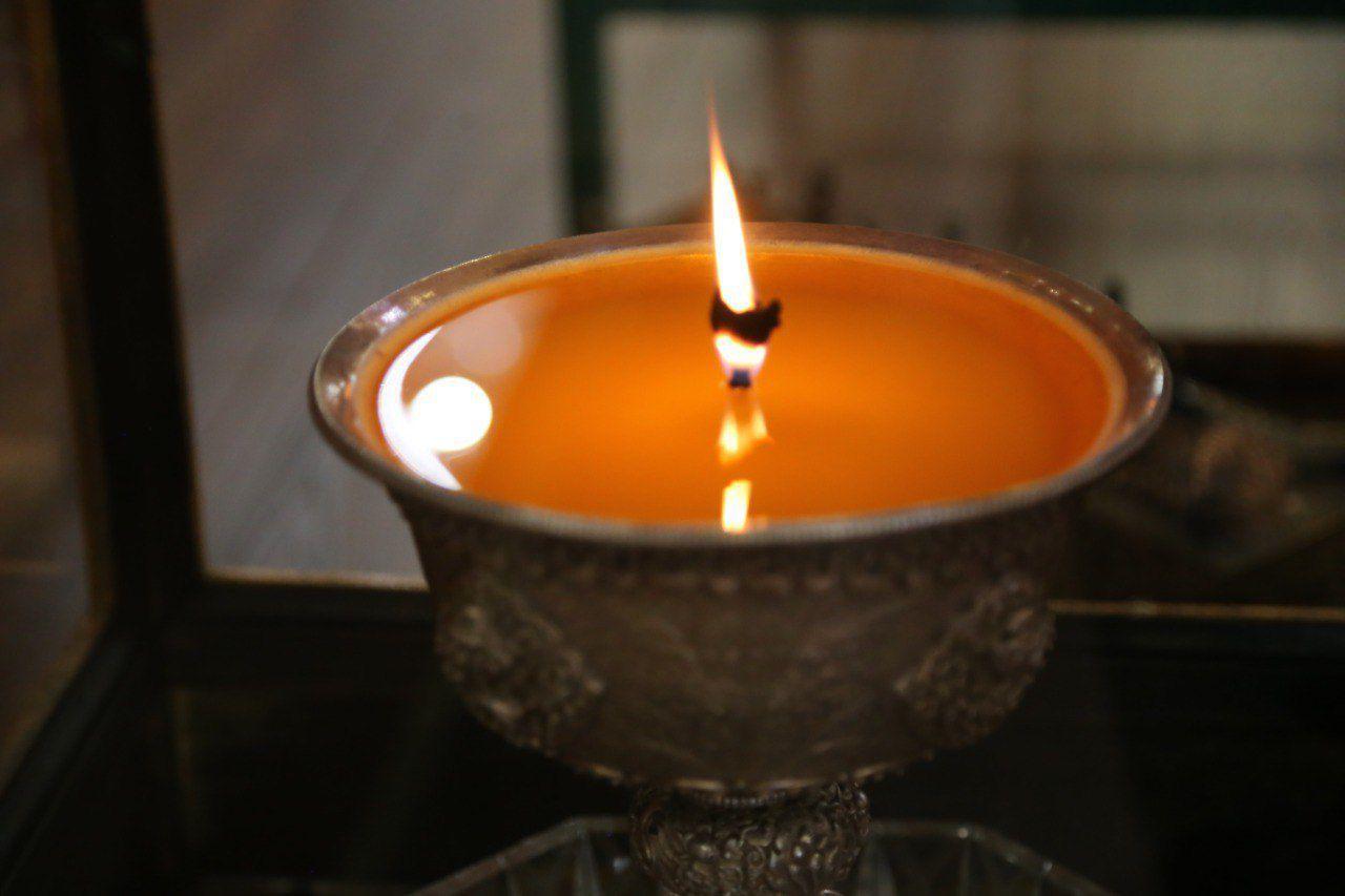 Скорбим со всей страной