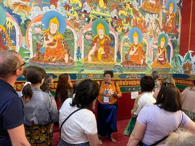 С каждым годом число туристов «Золотой обители Будды Шакьямуни» увеличивается