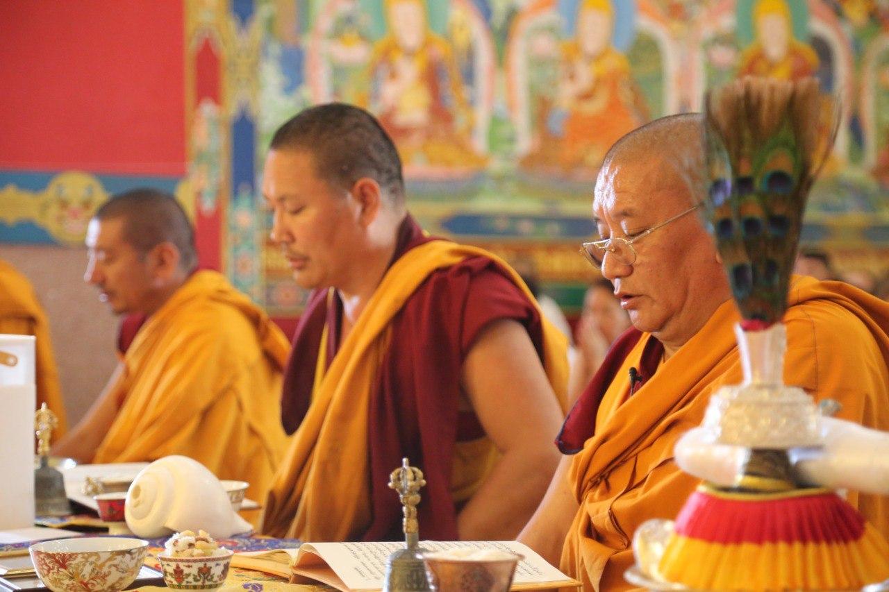 Фоторепортаж с сегодняшнего праздничного утреннего молебна