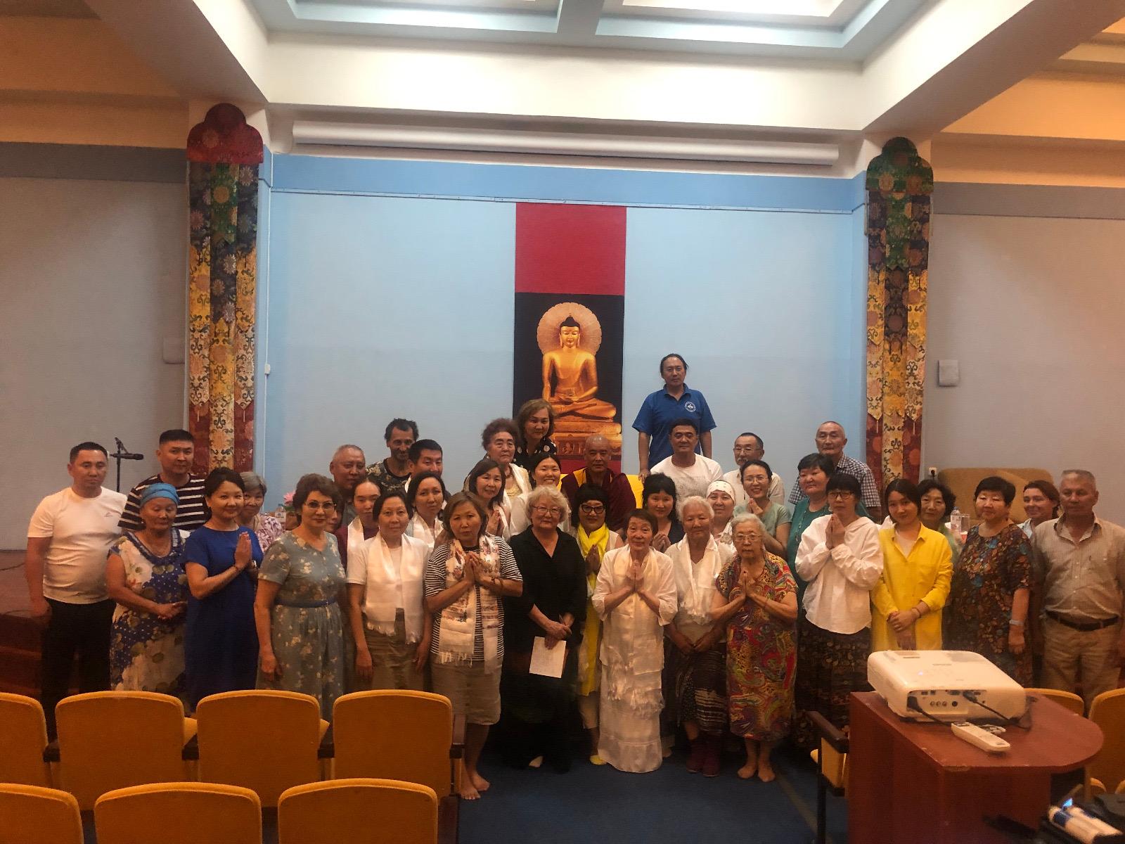 С большой благодарностью к досточтимому Учителю.