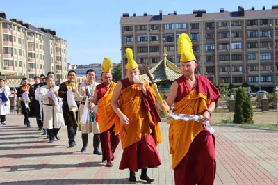 Призывая кишг, благополучие и удачу