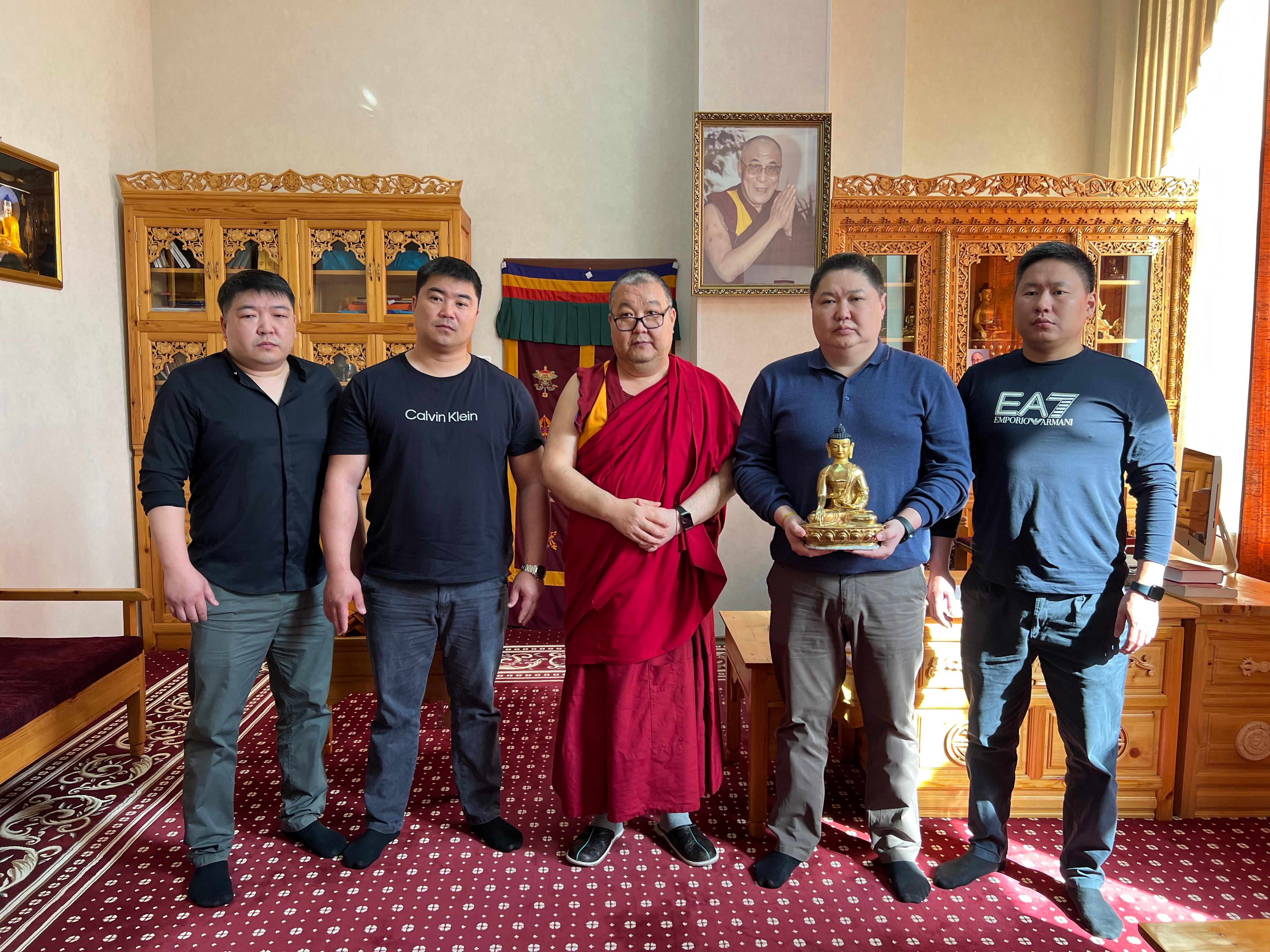 Группа врачей из Калмыкии вылетела в Мьянму на помощь пострадавшим от землетрясения