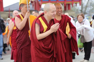 В Калмыкию прибыл досточтимый Кунделинг Тацак Ринпоче XIII.