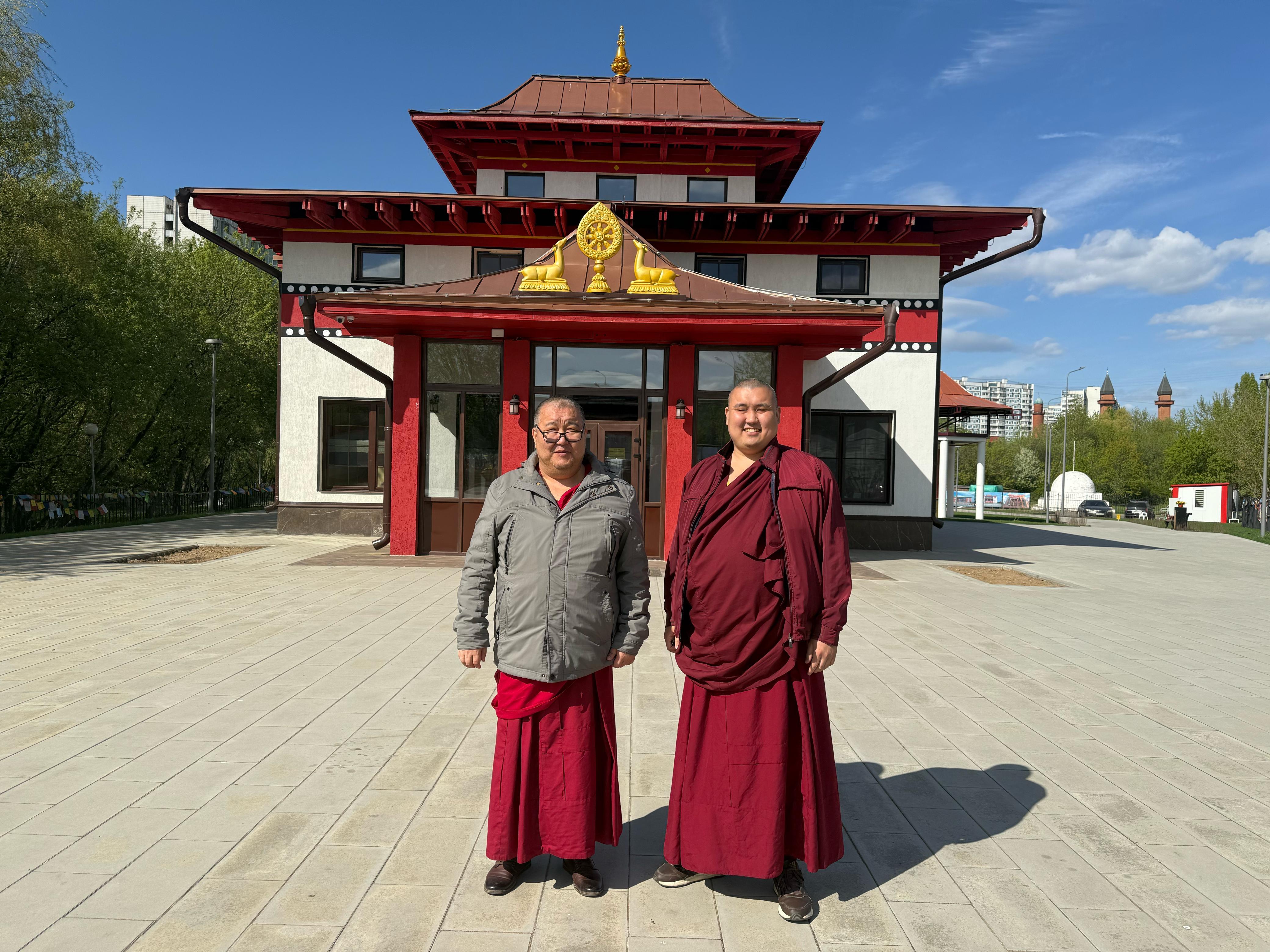 Шаджин-лама Калмыкии посетил Московский буддийский храм «Тубден Шедублинг»